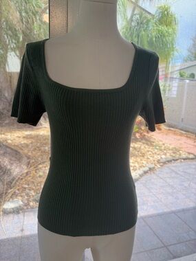 Anniewear Ribbed Square Neck Short Sleeve Top in Dark Green NWOT